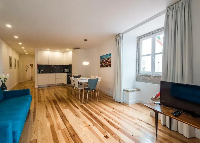 Sunshine House - Exclusive Apartment - Home By The Castle